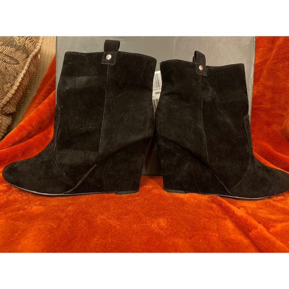 Colin Stuart  Black Wedge Suede Bootie 6.5 - Picture 5 of 6